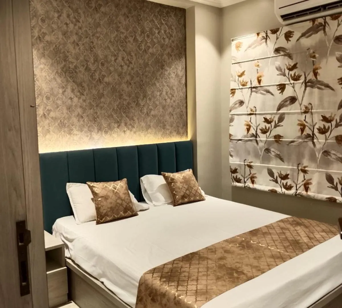 ***  Hotel H Inn Varanasi Indien