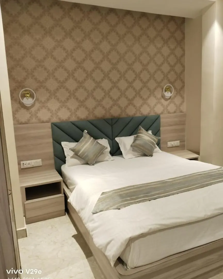 Hotel H Inn Varanasi
