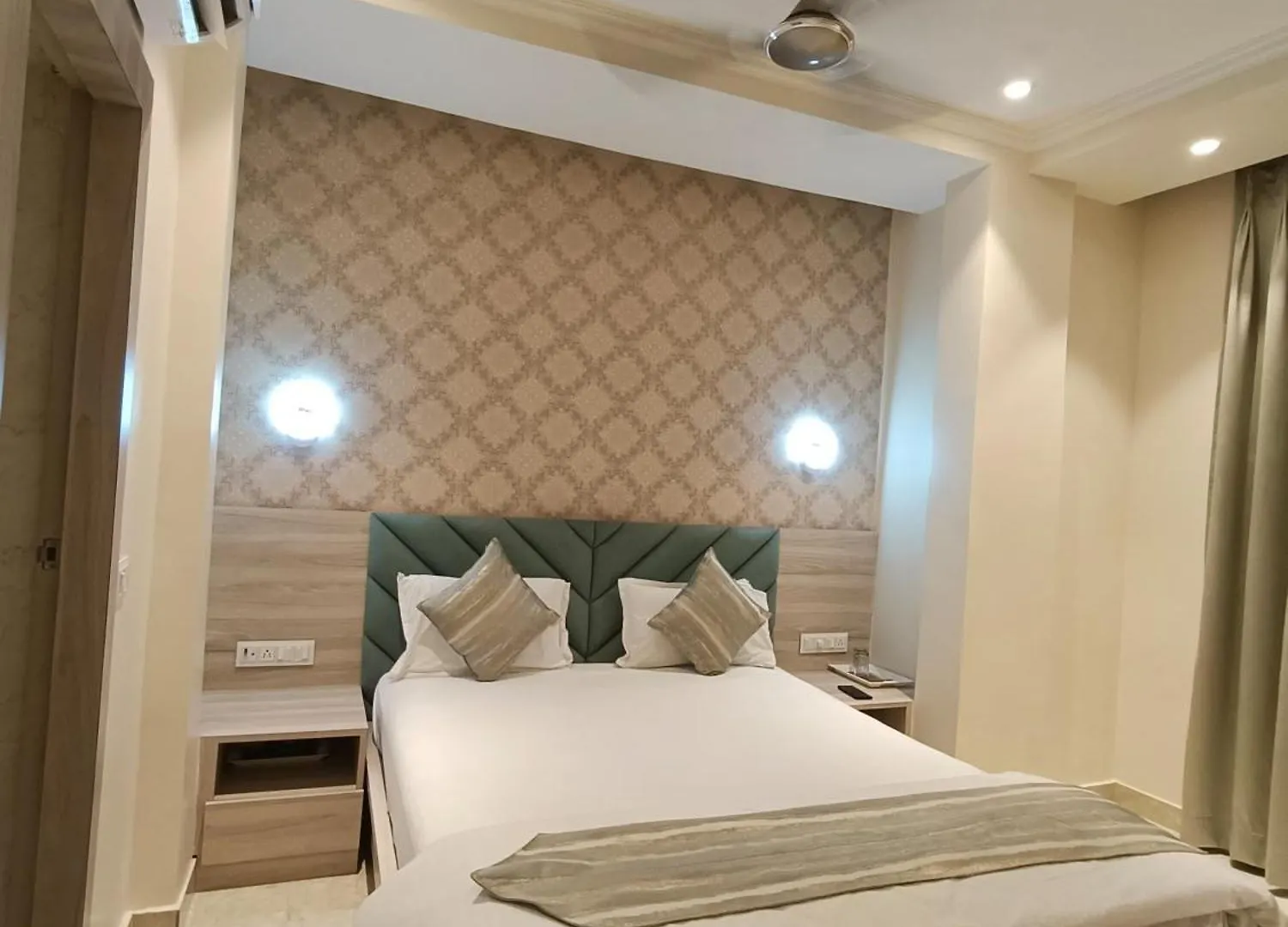 Hotel H Inn Varanasi